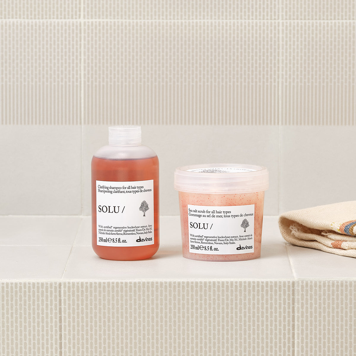 Davines Germany SOLU Sea Salt Scrub - Tiefenreinigendes Meersalzpeeling für alle Haartypen
