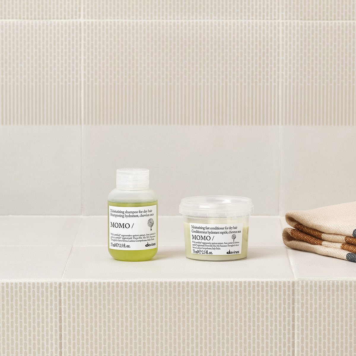 Davines Germany MOMO Conditioner - Feuchtigkeitsspendender Conditioner für trockenes Haar
