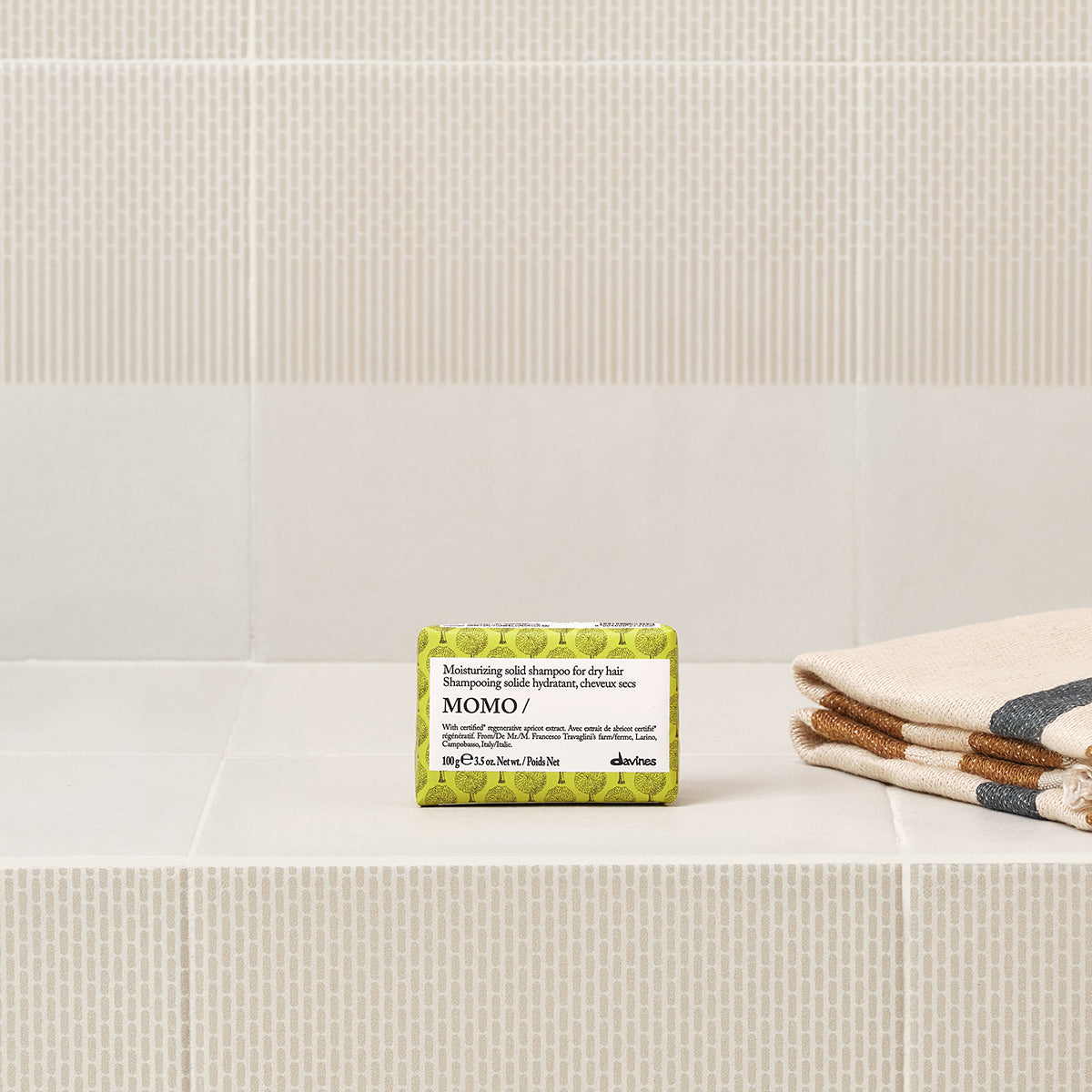Davines Germany MOMO Shampoo Bar - Feuchtigkeitsspendendes festes Shampoo für trockenes Haar