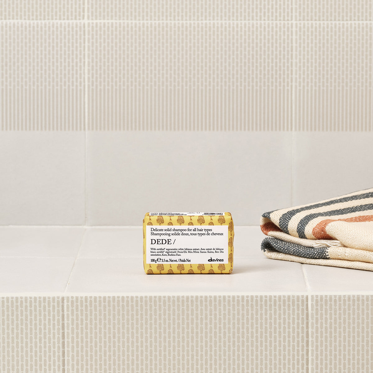 Davines Germany DEDE Shampoo Bar - Sanftes festes Shampoo für alle Haartypen und für die häufige Anwendung