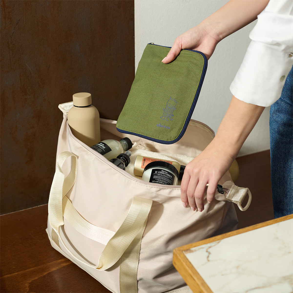 Davines Germany Neat by Nature Organizer - Robuster Organizer für kleine Geräte und Dokumente auf Reisen