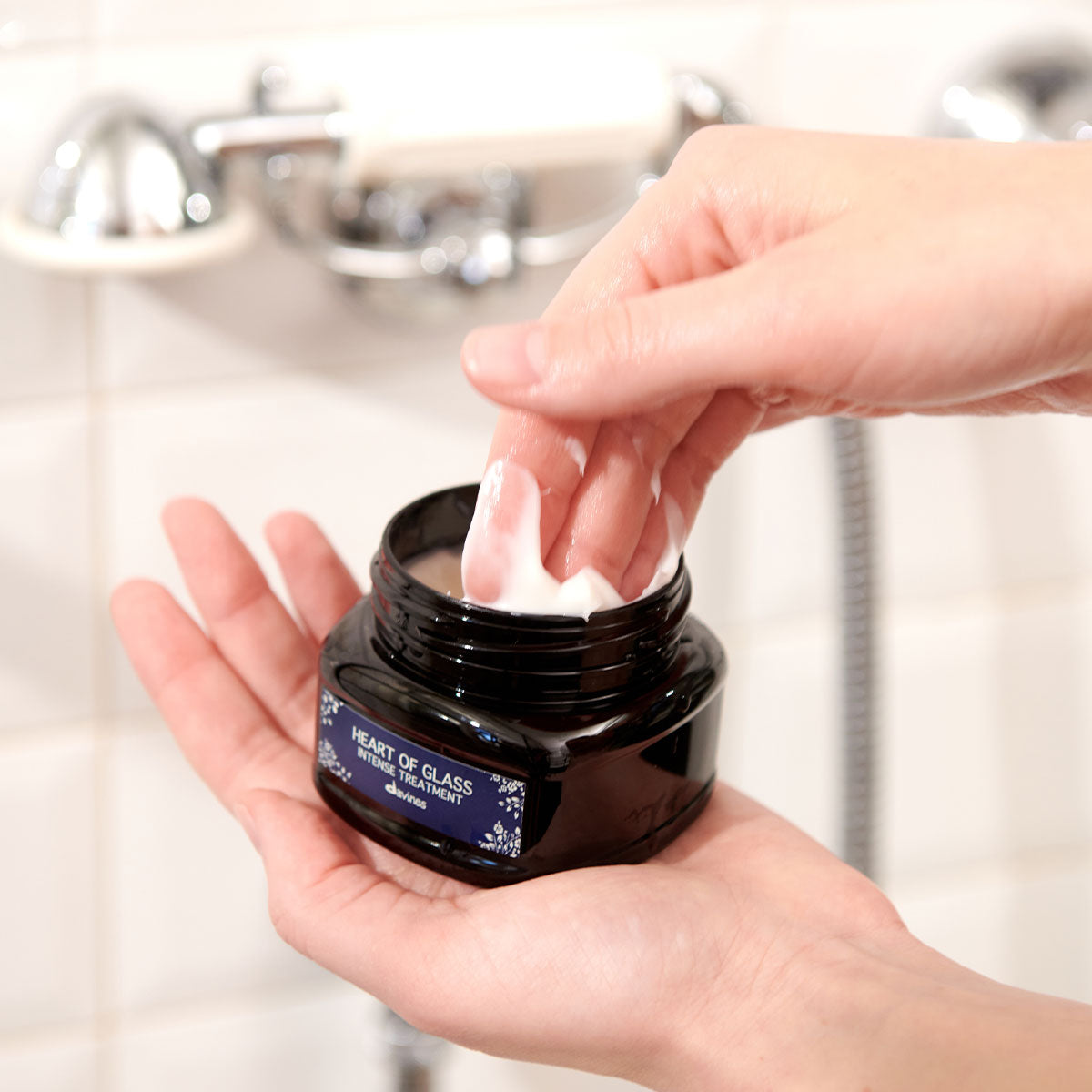 Translation missing: de.products.general.vendor: THERE MUST BE AN ANGEL Intense Treatment  Kräftigende, intensivierende Pflegemaske für natürliche oder behandeltes Blond -1
