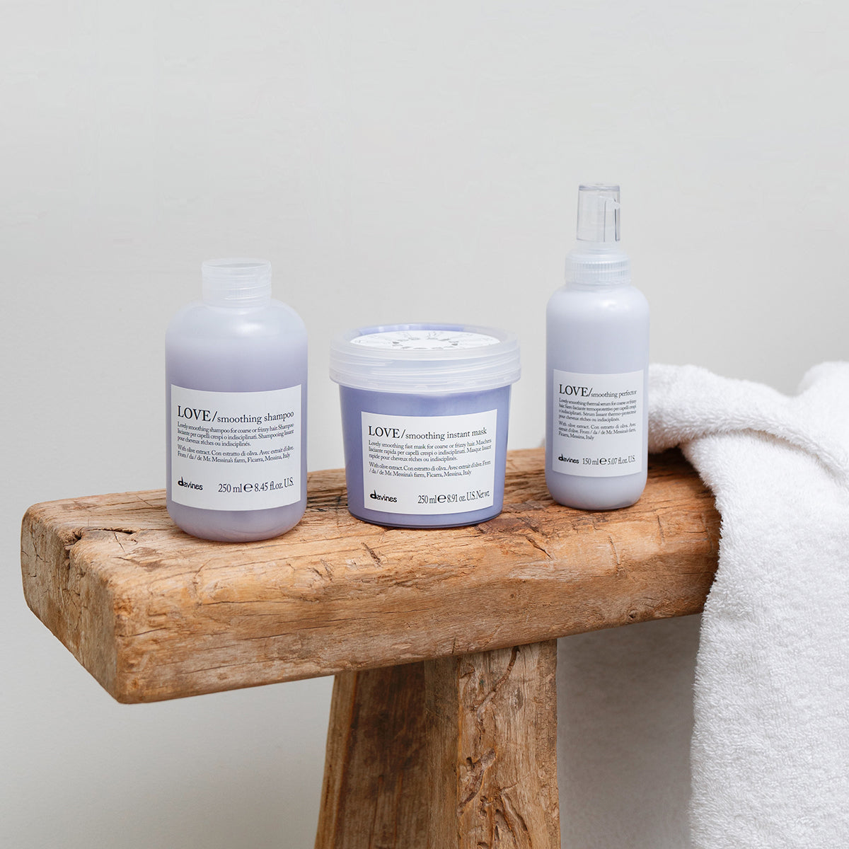 Translation missing: de.products.general.vendor: ESSENTIAL HAIRCARE LOVE Smoothing Instant Mask   Schnell glättende Maske für krauses oder widerspenstiges Haar  -100x.jpg?v=1765983621
