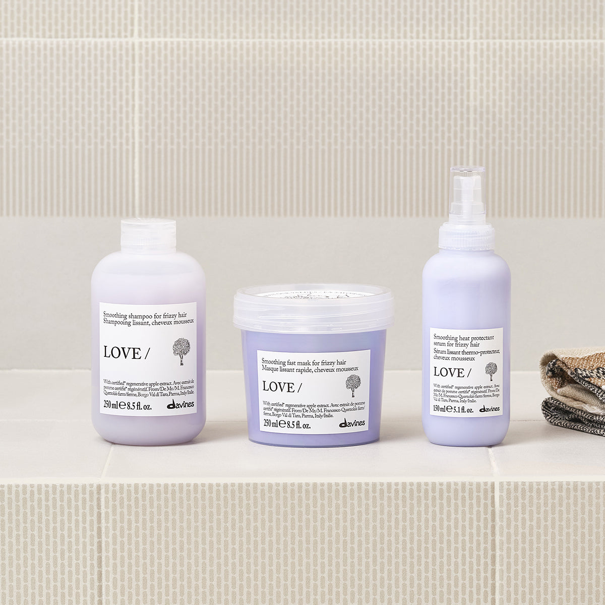 
Davines Germany LOVE SMOOTHING Serum - Glättendes Serum mit Hitzeschutz für zu Frizz neigendes Haar