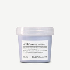 LOVE Smoothing Conditioner | Anti-Frizz-Effekt | Davines