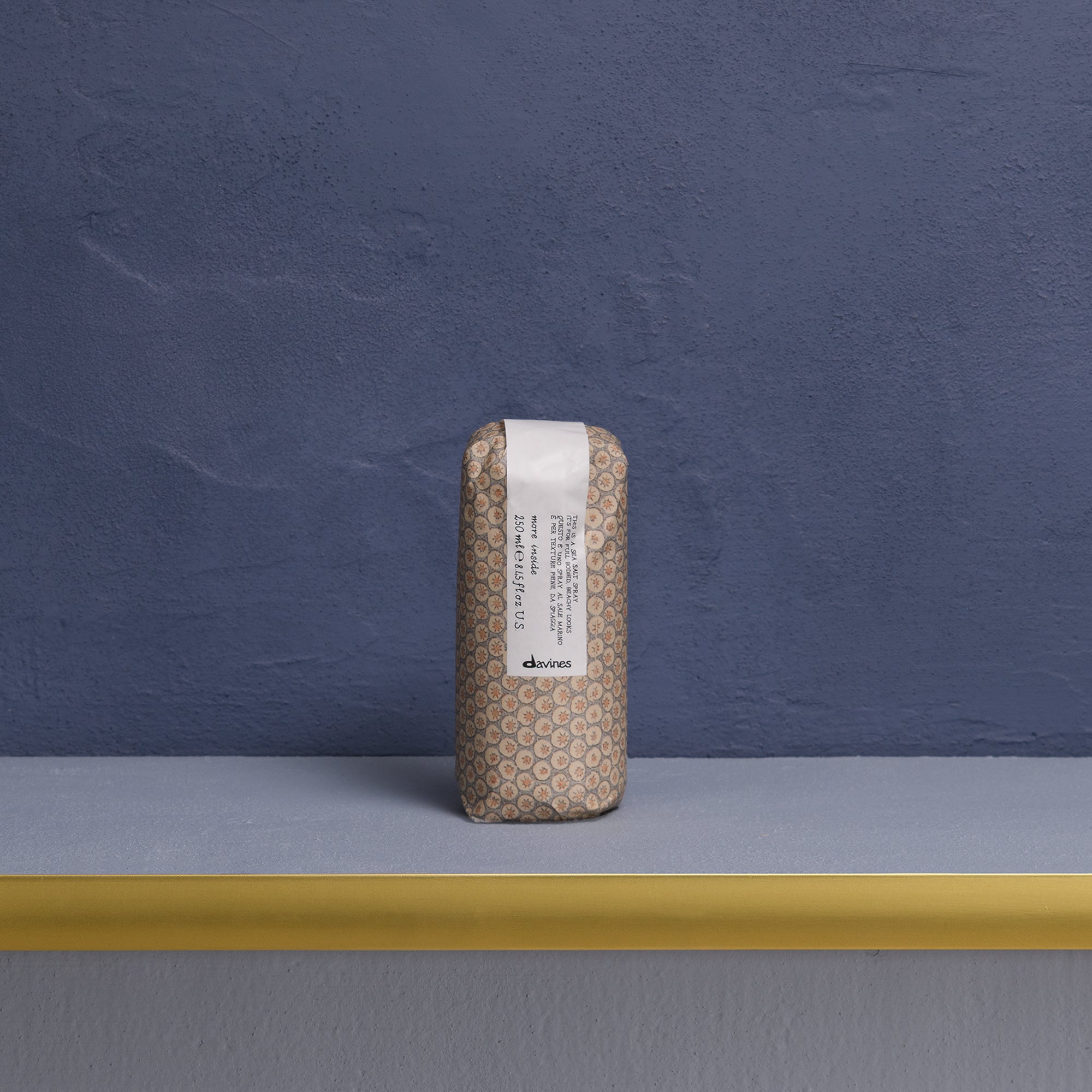 Translation missing: de.products.general.vendor: MORE INSIDE This is a Sea Salt Spray    Für einen lässigen, voluminösen Beachy-Look mit mattem Finish   -100x.jpg?v=1764944474
